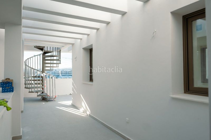 Foto d7b82020-ab24-46f3-a6bf-18822b34157f. Dúplex amb aparcament piscina a Zona Calvario Estepona