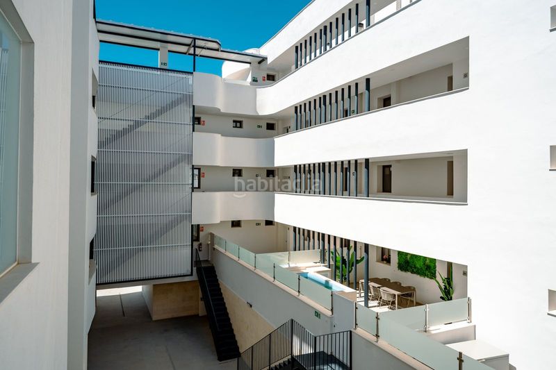 Foto 38b10500-62e4-4518-9fdb-e98597a7a123. Apartament amb aparcament piscina a Zona Calvario Estepona