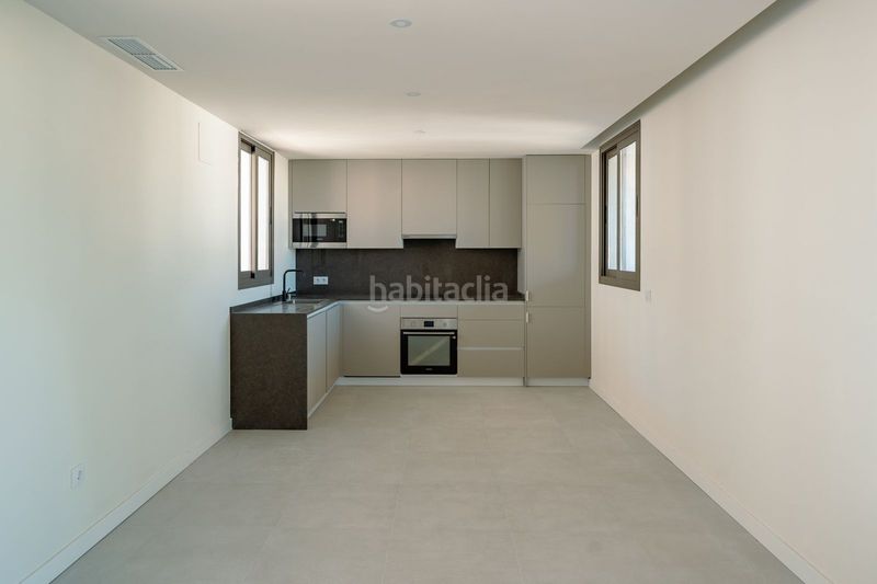 Foto 774a5639-2892-4b3d-bb8f-60deded341ce. Apartament amb aparcament piscina a Zona Calvario Estepona