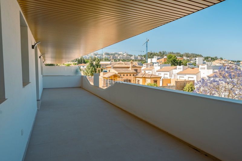 Foto 808bd639-3061-40f1-b5e4-57a04f9fa3f2. Apartament amb aparcament piscina a Zona Calvario Estepona