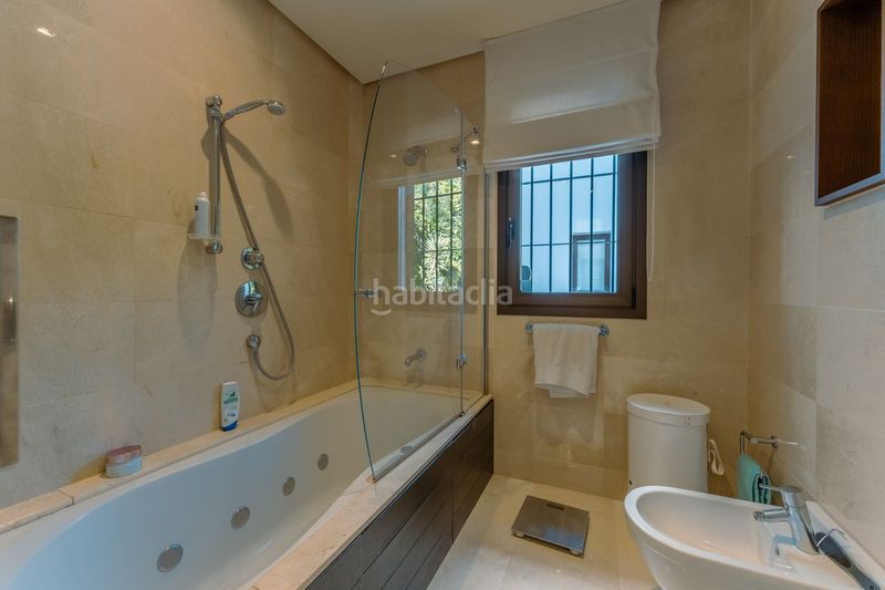 Foto bef1af33-c4bc-4fbe-a602-197e5a95c37f. Apartament amb aparcament a La Quinta Benahavís