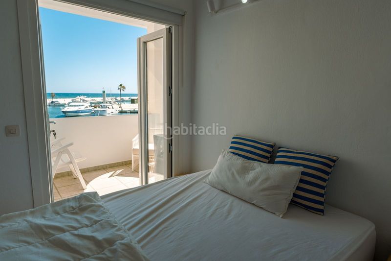 Foto 40f7b74f-434c-4461-ad66-277123220d21. Lloguer casa adossada amb aparcament piscina a Cabopino - Artola Marbella