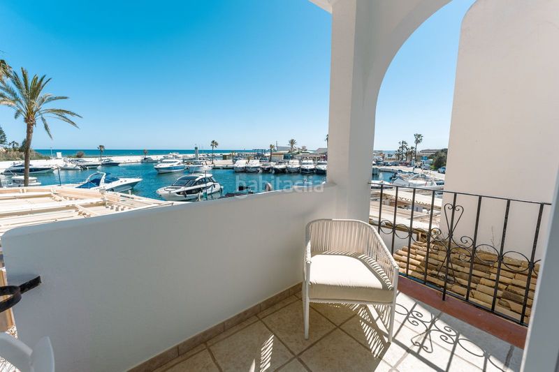 Foto b80e7ff5-7515-4d7e-a9bb-8083dc4c1ab3. Lloguer casa adossada amb aparcament piscina a Cabopino - Artola Marbella