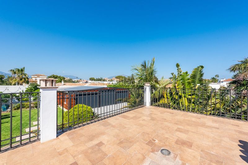 Foto 564ee37e-2fdc-4ab7-ac14-6a8cb892b064. Chalet en Nueva Alcántara Marbella