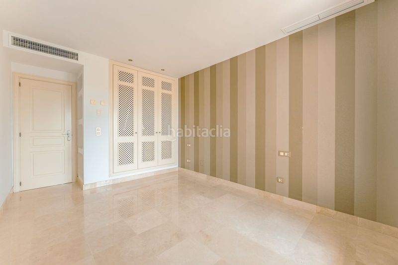 Foto 4ffa71fc-7d10-46ac-9ba3-4e100e7e7934. Casa adossada amb aparcament piscina a El Paraíso Benahavís