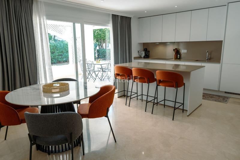 Foto 3ba0cea9-ad2e-4af5-b170-f9a50a1412e6. Rent ground floor with pool in El Velerín Estepona