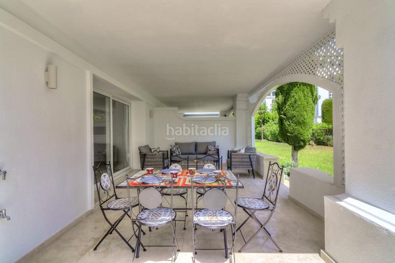 Foto 48e7acb1-41d3-499c-b58a-39b705fe5e80. Location rez-de-chaussée avec piscine dans El Velerín Estepona