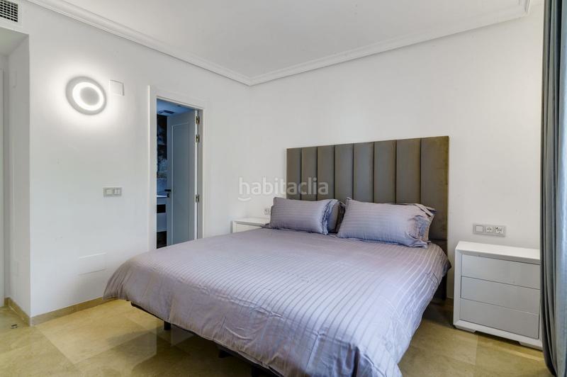 Foto 950c4e58-8cee-4918-80bb-d758f88ebcb9. Location rez-de-chaussée avec piscine dans El Velerín Estepona