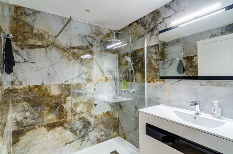 Foto ee9e9d8a-71a8-42b0-acc5-7f63c068b0d2. Location rez-de-chaussée avec piscine dans El Velerín Estepona