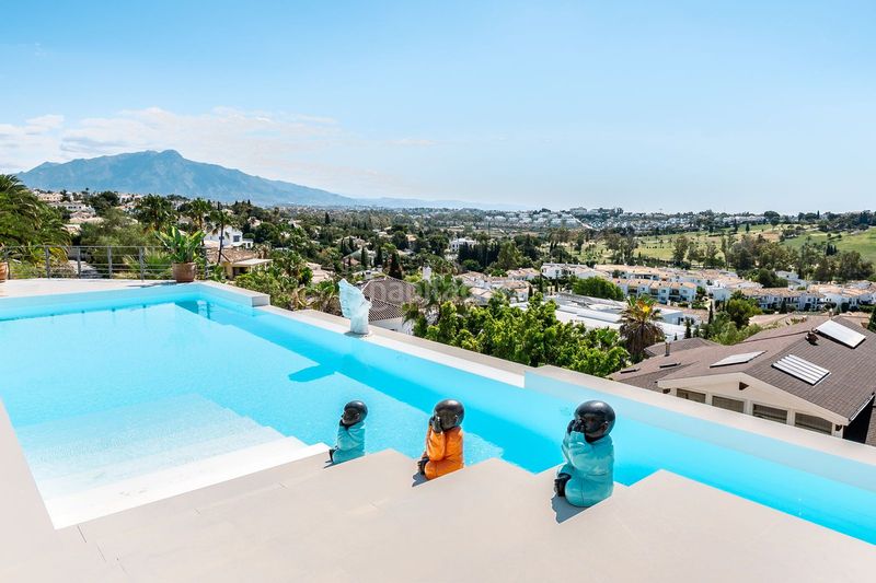 Foto 279a40f0-1a63-41dc-8d76-b997c40207b2. Lloguer xalet amb aparcament piscina a El Paraíso Benahavís