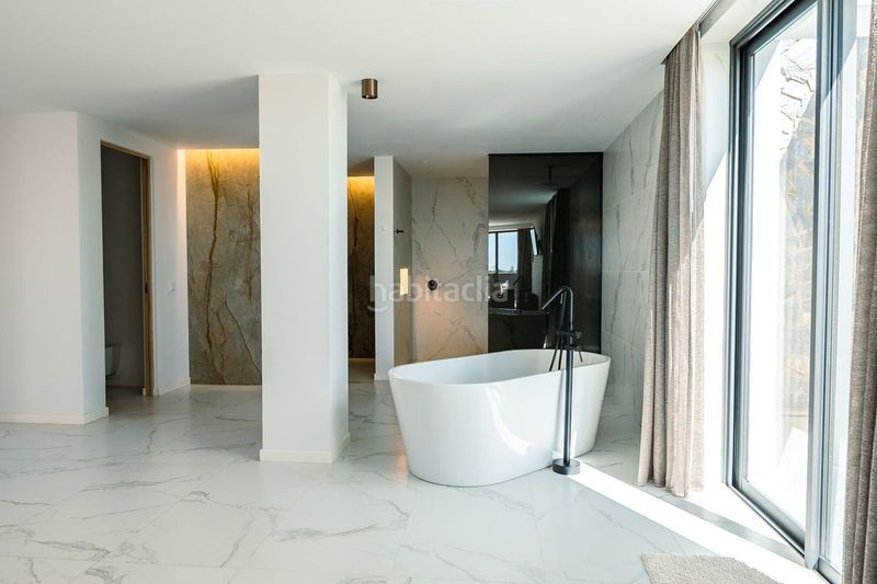 Foto 8d1bd319-b916-47c5-8466-b05225f63649. Lloguer xalet amb aparcament piscina a El Paraíso Benahavís