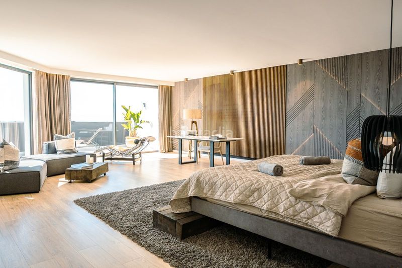 Foto 9e4bf9f2-33fe-4348-86e1-9bd0b2d98c5d. Lloguer xalet amb aparcament piscina a El Paraíso Benahavís