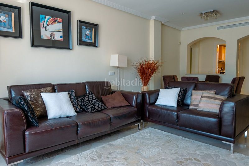 Foto ebb813b5-bd3d-48f0-b25a-3e574d717d8b. Apartament amb aparcament piscina a los arqueros - puerto del almendro Benahavís