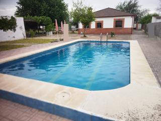 Xalet a Alcolea. Se vende chalet hipotecable en las quemadas