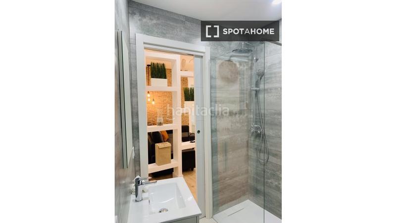 Foto 82a76720-b4f4-43c1-abe2-81bb7e3c067c. Lloguer pis amb calefacció a Embajadores-Lavapiés Madrid