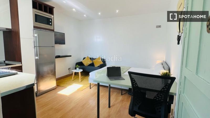 Foto a603cd73-f2bd-4d89-9aff-ddf3b9eea16a. Alquiler piso estudio en alquiler en embajadores, en Madrid