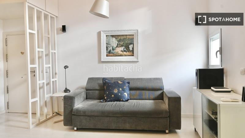 Foto e9a403fb-3c87-4c36-92f8-130b82a0eb91. Alquiler piso estudio en alquiler en Sol, en Sol Madrid