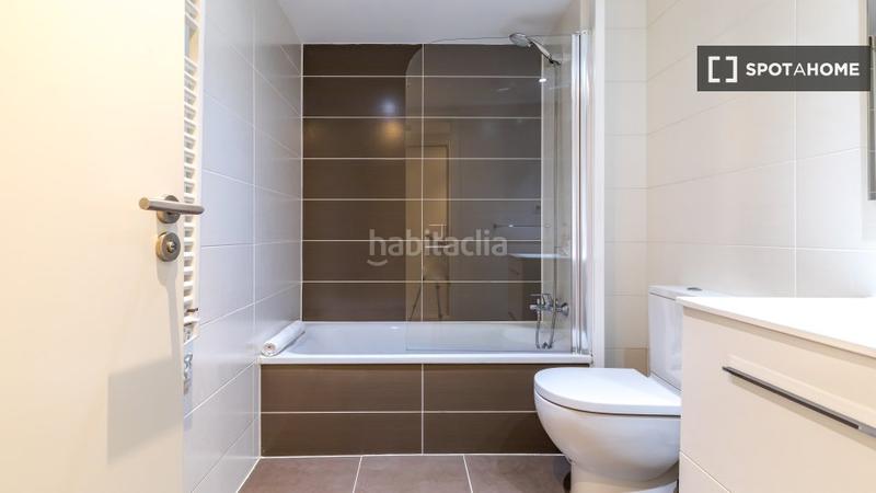 Foto bb7f65d2-f66b-45fc-88bf-a38913f887ec. Lloguer pis amb calefacció a Adelfas Madrid