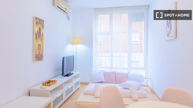 Foto dd6d4137-5011-4669-a802-2258db49bc26. Rent flat with heating in Valdeacederas Madrid