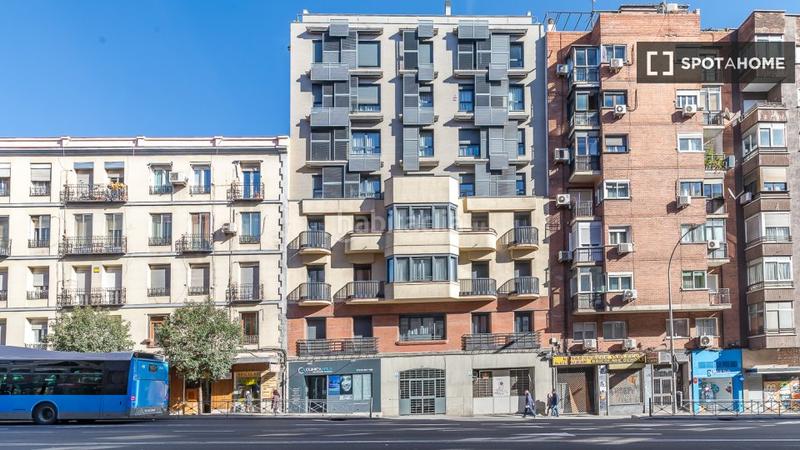 Foto 0979d8eb-8eed-464e-960c-be1dc0a2246c. Lloguer pis amb calefacció a Adelfas Madrid