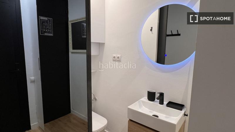 Foto 4ce7f006-aeef-458c-b6db-d2569f73372d. Alquiler piso estudio en alquiler en cortes, en Cortes-Huertas Madrid