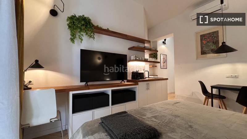 Foto b5be4a46-94ac-4962-8619-59851772e3a7. Alquiler piso estudio en alquiler en cortes, en Cortes-Huertas Madrid