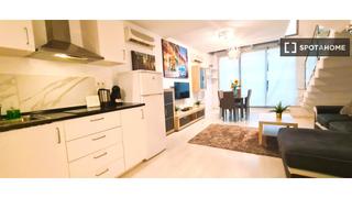 Rent Flat in Virgen del Cortijo-Manoteras. Estudio en alquiler en valdefuentes, madrid