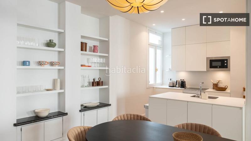 Foto f8fcdcb8-e346-4d4a-91bf-0a2e18636233. Alquiler piso  de 3 dormitorios en alquiler en justicia, en Madrid