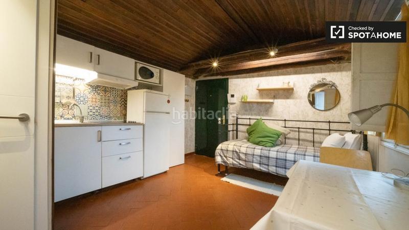 Foto aee3f554-e9d3-4b45-acc1-2d2dad174280. Alquiler piso elegante estudio en alquiler en salamanca, . en Madrid