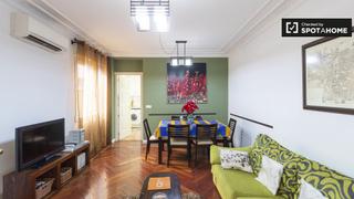 Rent Flat in Sol. Gran apartamento de 2 dormitorios en alquiler en centro, madrid