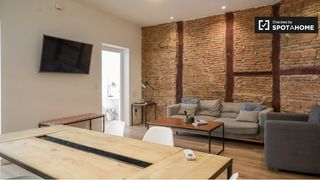 Location Appartement à Cortes-Huertas. Apartamento de 4 dormitorios en alquiler en sol, madrid