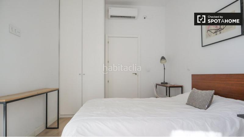 Foto 6b3e91a2-9aee-4776-af85-ea691c947c3b. Alquiler piso  de 4 habitaciones en alquiler en sol, . en Madrid