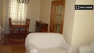 Rent Flat in Cortes-Huertas. Apartamento de 2 dormitorios en alquiler en cortes, madrid