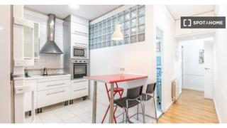 Rent Flat in Palos de Moguer. Apartamento de 3 dormitorios en alquiler en atocha, madrid.