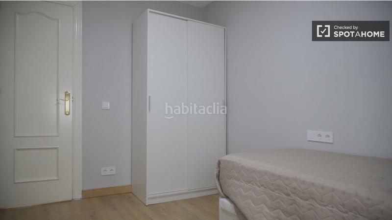 Foto dc7f998a-d554-40cf-9b10-5e4513e8f2f9. Rent flat with heating in Media Legua Madrid