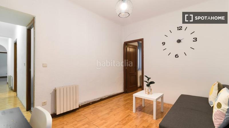 Foto f494f9df-d012-4f6f-b957-9f68aa3df6b3. Alquiler piso  de 4 habitaciones en alquiler en San Isidro, en Madrid