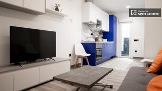 Affitto Appartamento in Palos de Moguer. Apartamento de 2 dormitorios en alquiler en atocha, madrid