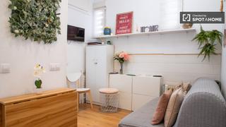 Rent Flat in Palos de Moguer. Piso en alquiler de 1 dormitorio en arganzuela, madrid