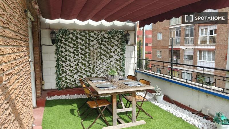 Foto 875c99fa-8bf5-48f4-b80f-3d447b360803. Affitto appartamento con riscaldamento in Acacias Madrid