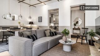 Miete Etagenwohnung in Universidad-Malasaña. Piso de 4 dormitorios en alquiler en trafalgar, madrid