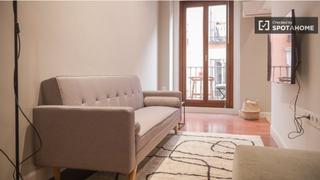 Rent Flat in Embajadores-Lavapiés. Apartamento de 2 dormitorios en alquiler en embajadores, madrid
