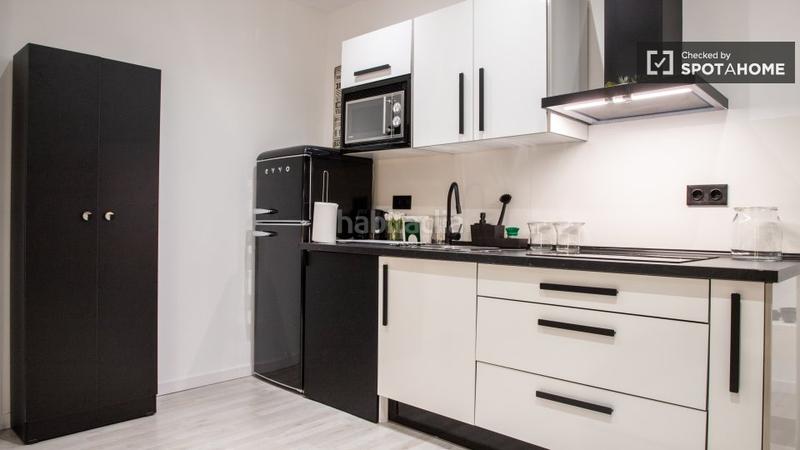 Foto 2e50b76a-adc5-4712-bcf6-dc8992c1fdf4. Rent flat with heating in Universidad-Malasaña Madrid