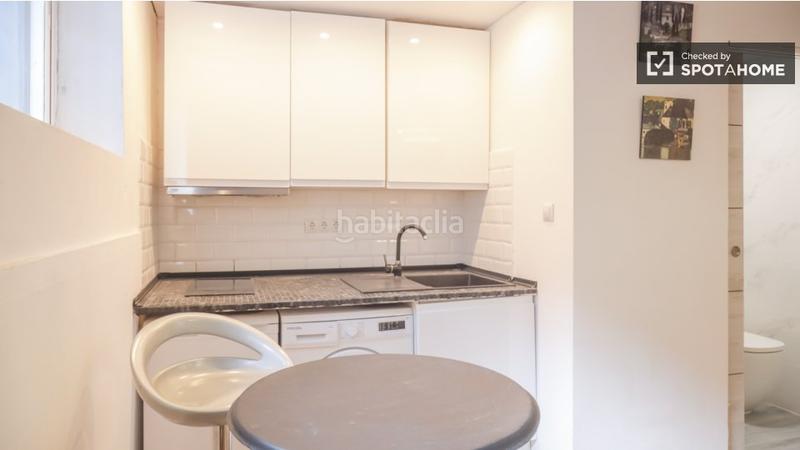 Foto 560fd459-1d20-471f-93c2-96650b9ef5b8. Rent flat with heating in Valdezarza Madrid