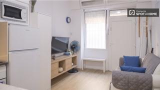 Lloguer Pis a Castillejos-Cuzco. Piso de 1 dormitorio en alquiler en valdeacederas, madrid.