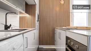 Rent Flat in Cortes-Huertas. Apartamento de 1 dormitorio en alquiler en paseo del prado, madr