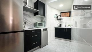 Rent Flat in Palos de Moguer. Piso de 2 dormitorios en alquiler en palos de moguer, madrid.