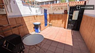 Rent Flat in Entrevías. Piso en alquiler de 2 habitaciones en entrevías, madrid