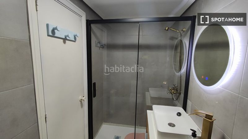 Foto 0a756a15-0897-4373-a9b2-e0e89d5aefdc. Lloguer pis amb calefacció a Guindalera Madrid