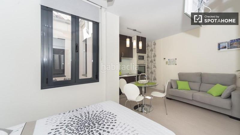 Foto 387c970e-fb91-4cc4-beea-46bb4a3b4593. Alquiler piso estudio en alquiler en apartamento de 5 habitaciones junto a la plaza mayor. en Madrid
