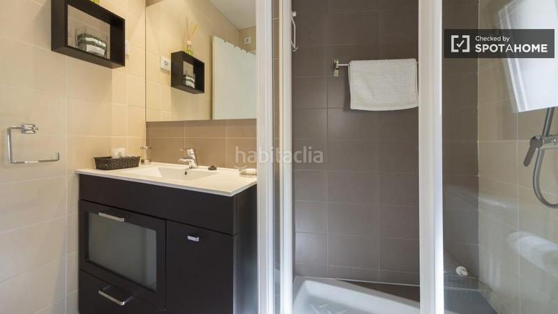 Foto a5756088-97f1-4ea0-bc83-32c934185f8f. Alquiler piso estudio en alquiler en apartamento de 5 habitaciones junto a la plaza mayor. en Madrid